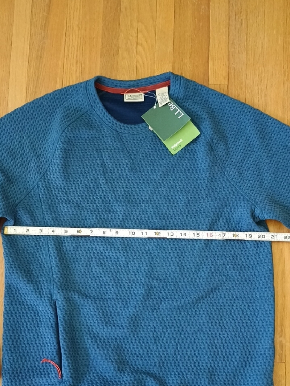 L.L. Bean Men's Blue Waffle-Knit Crew Sweater With One Zipper Pocket. - Picture 8 of 8